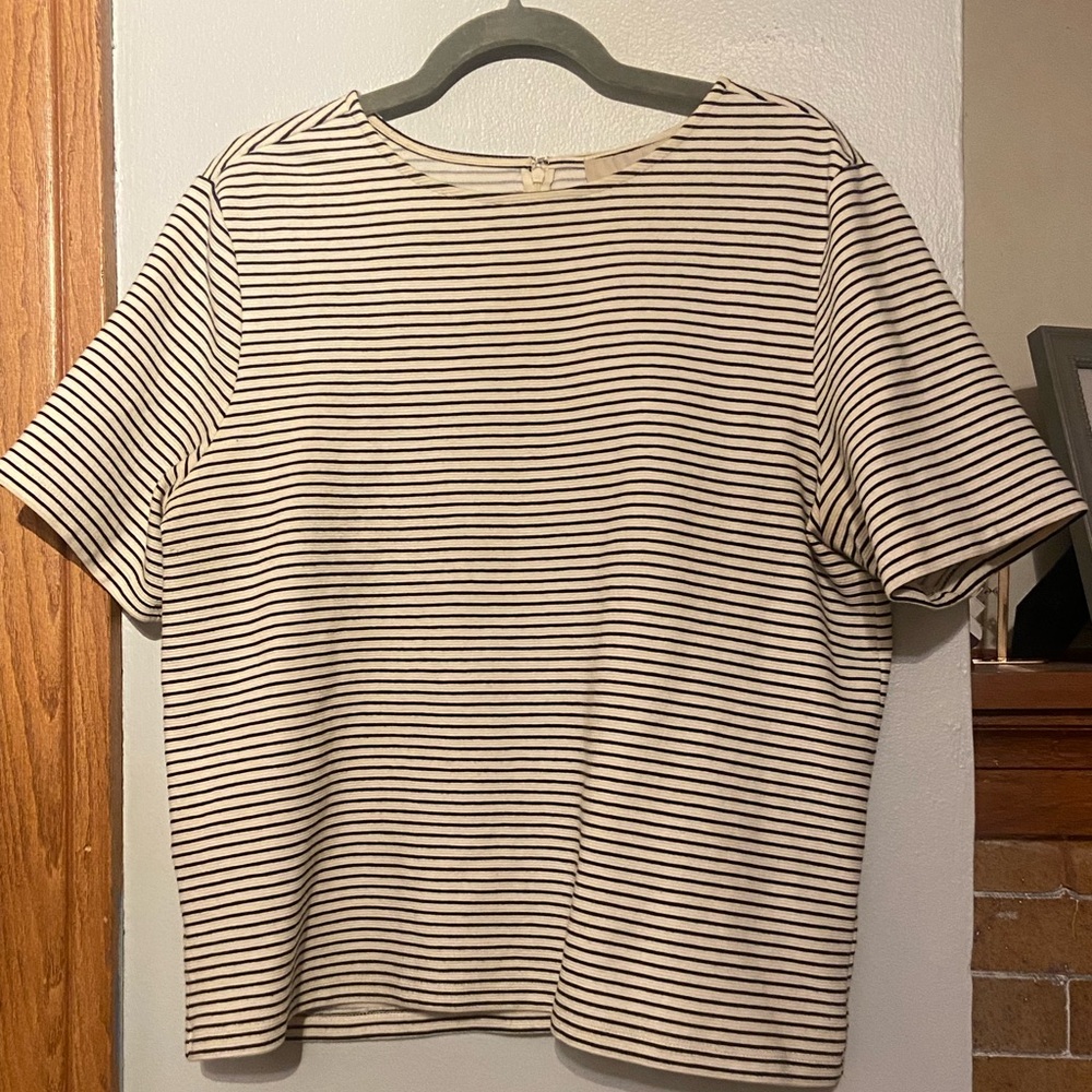 Loft women’s short sleeve black and white striped top size L VGUC